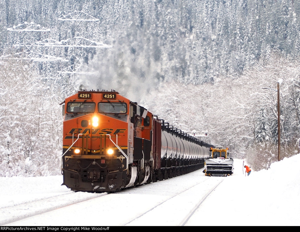 BNSF 4251